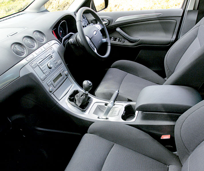 Ford S-MAX interior