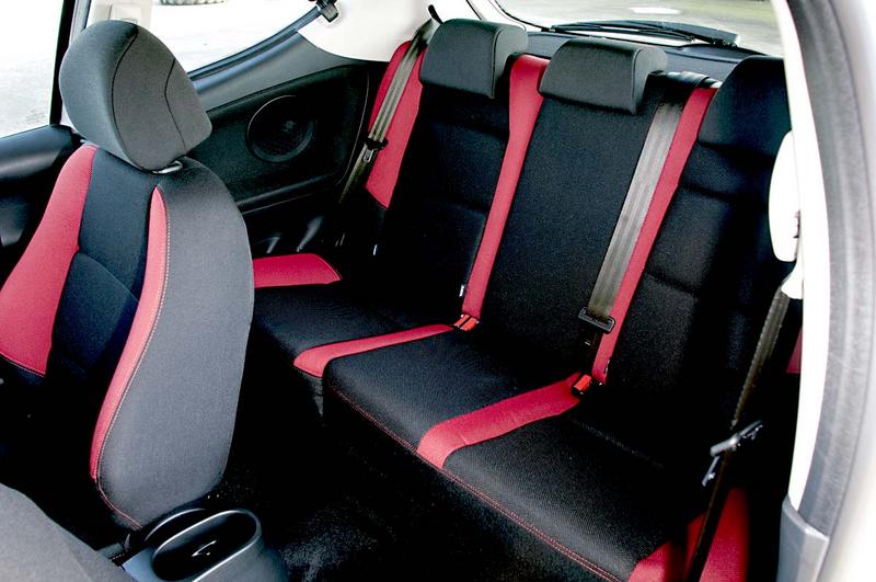 Peugeot 207 S seats