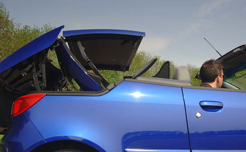 Mitsubish Colt CZC folding roof