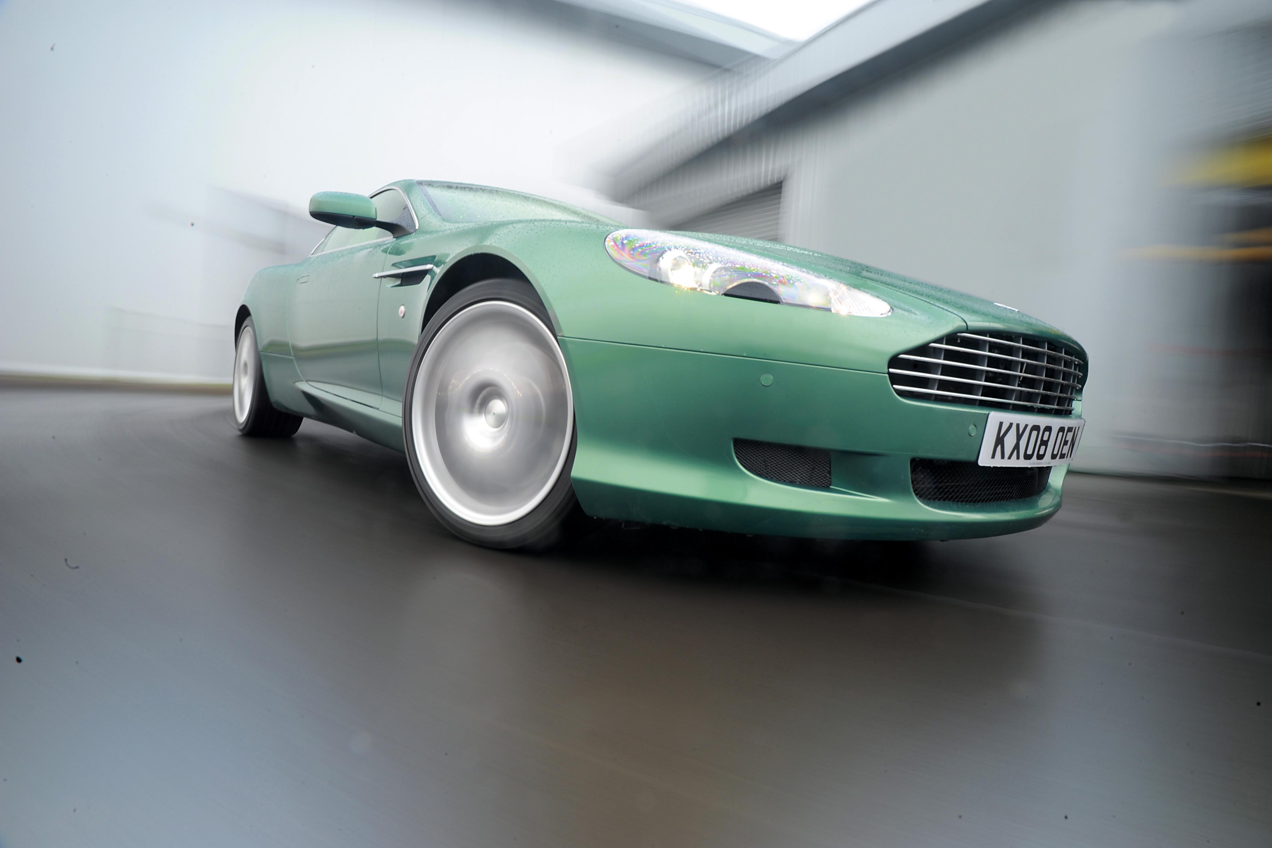 Aston Martin DB9
