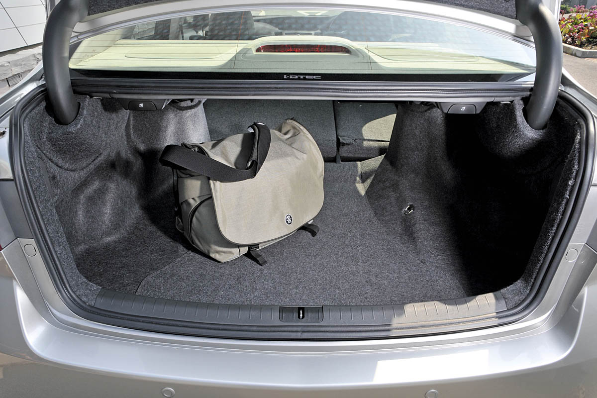 Accord boot
