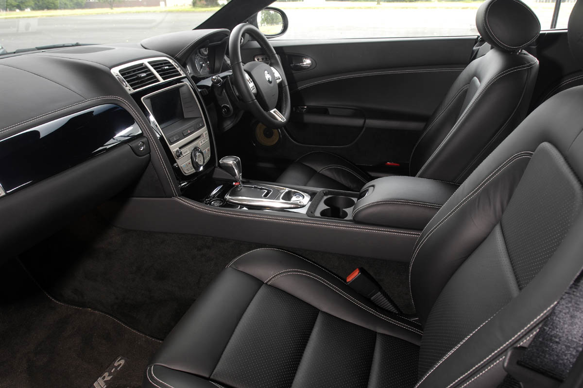 Jaguar XKR-S