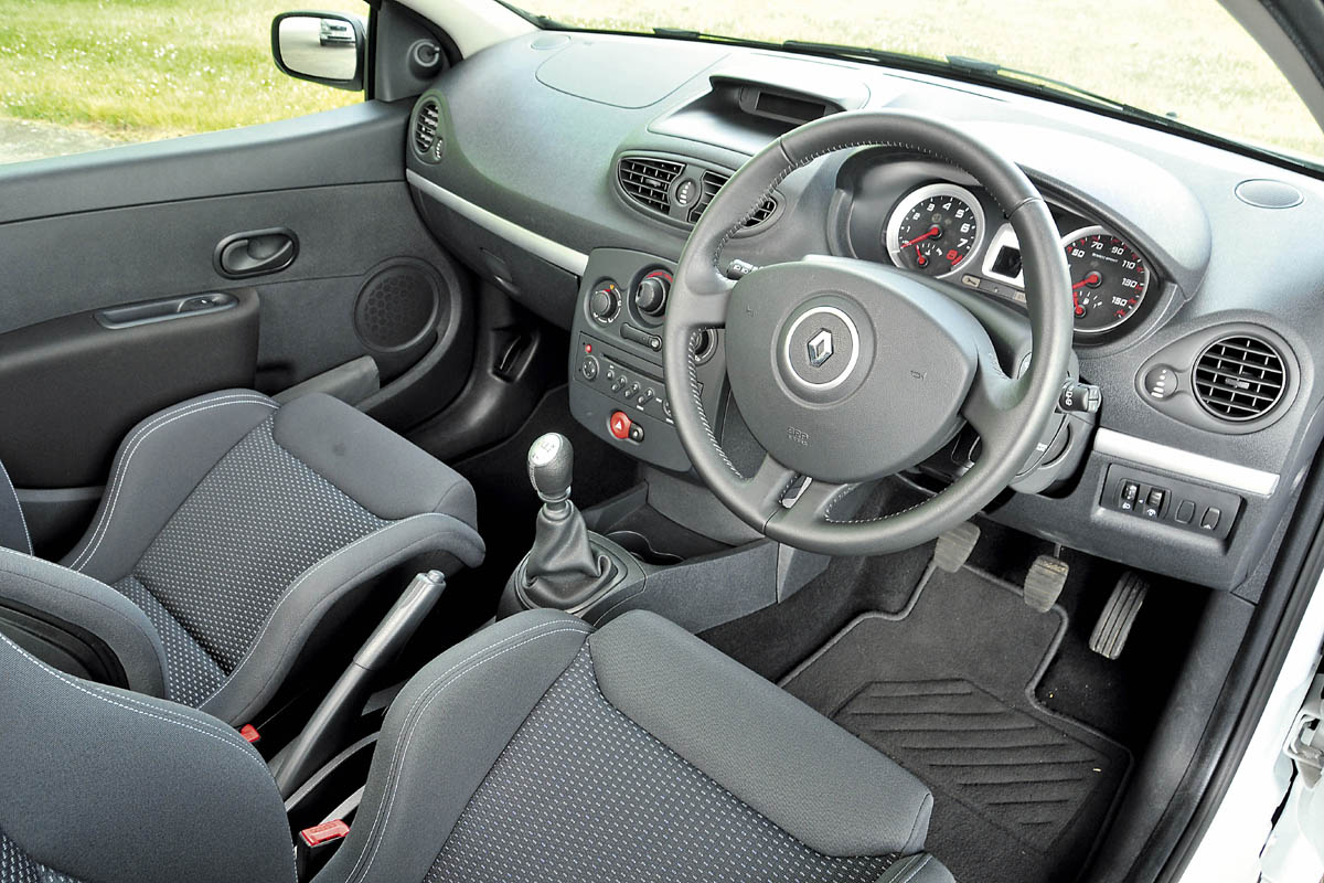 Clio int