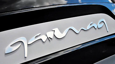 Qarmaq logo