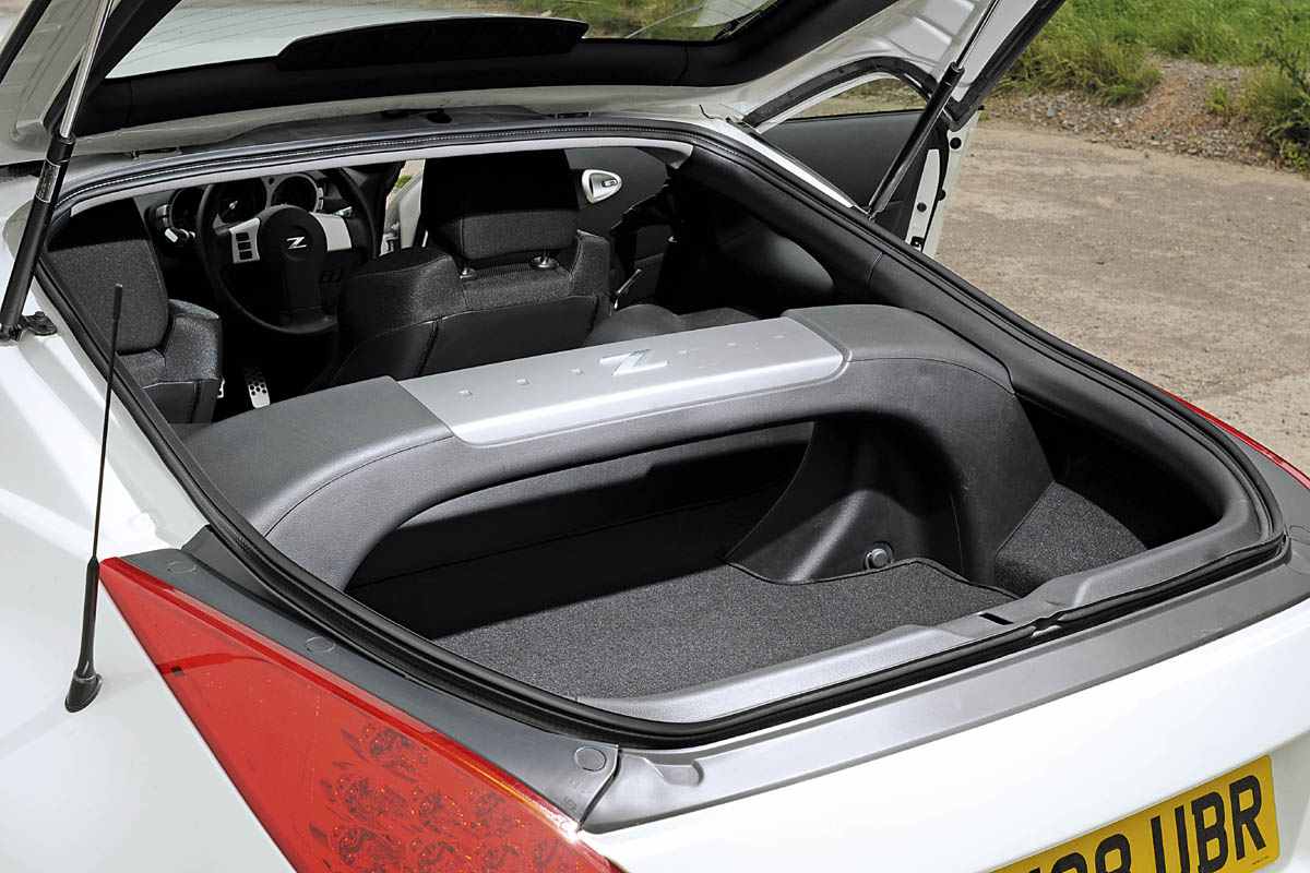 350z boot