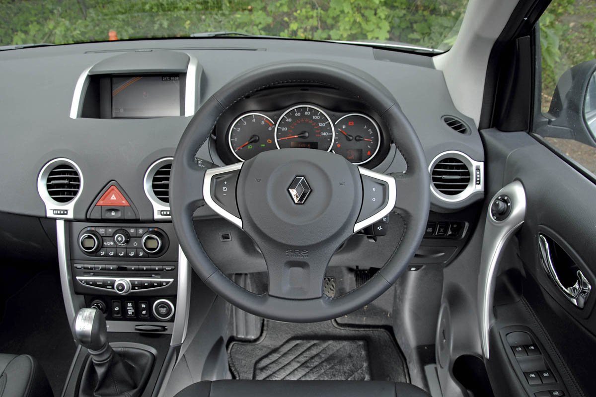 Koleos dash