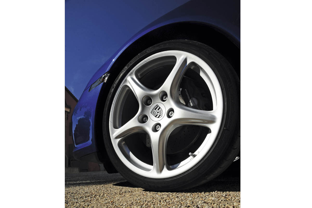 Carrera wheel