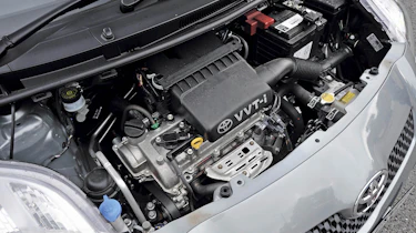 Yaris eng
