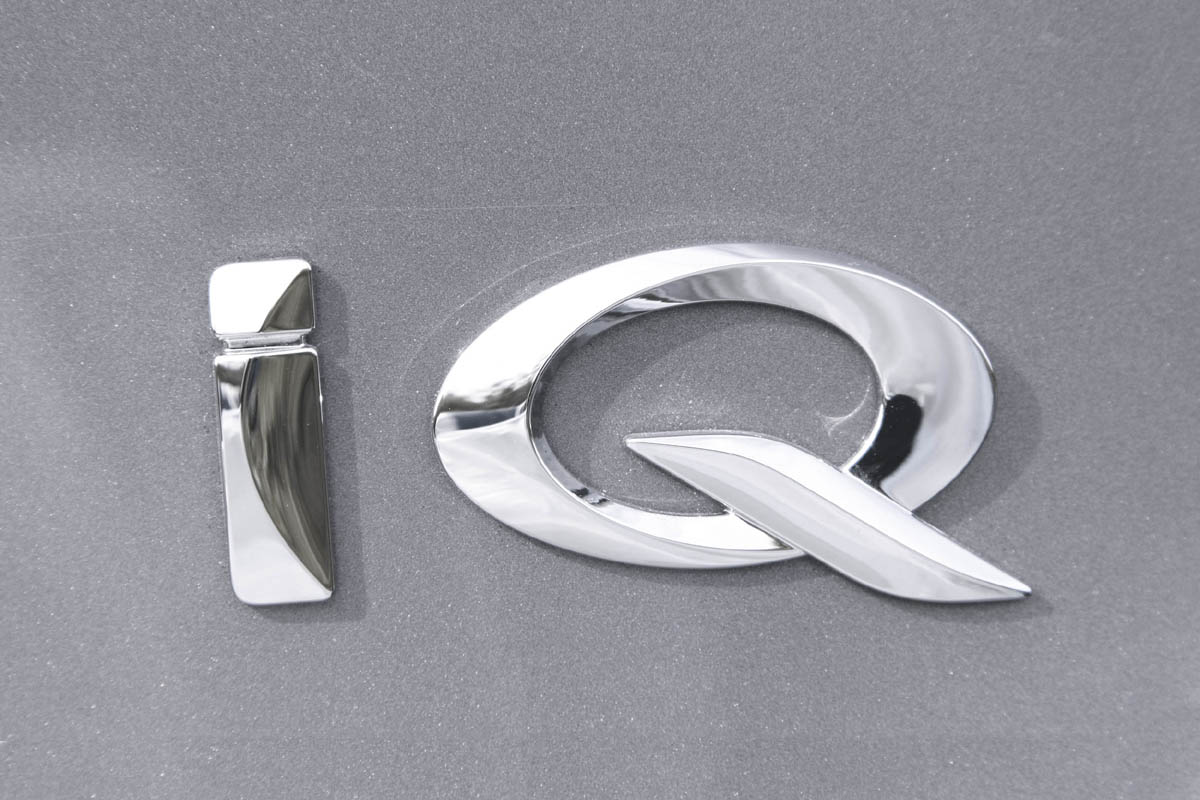 iQ logo