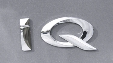 iQ logo