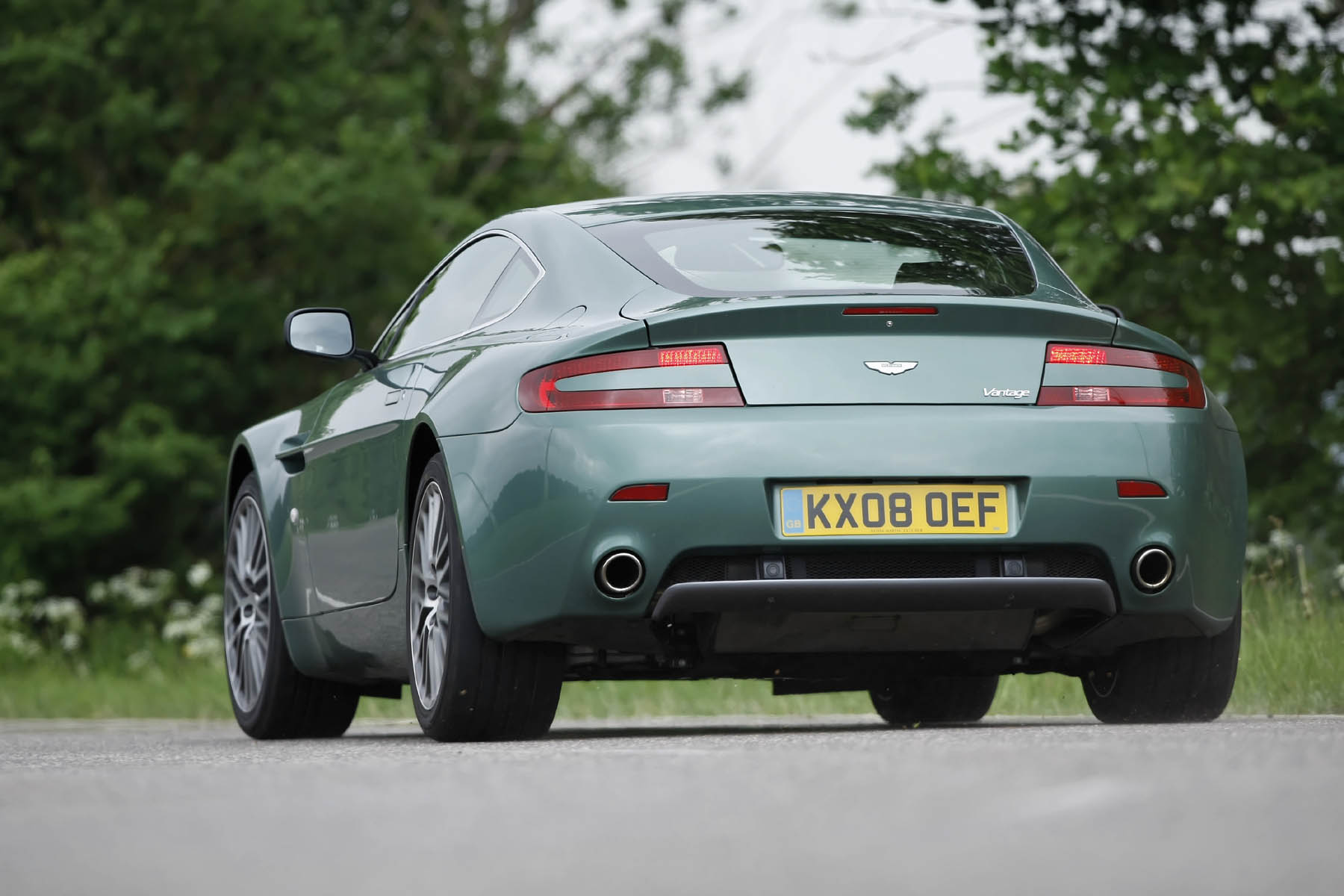 aston vantage