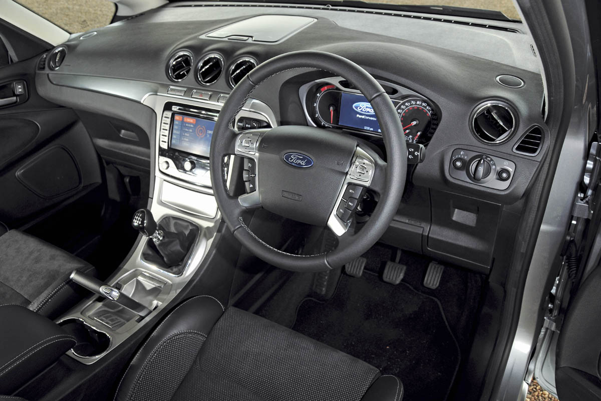 S-max cabin