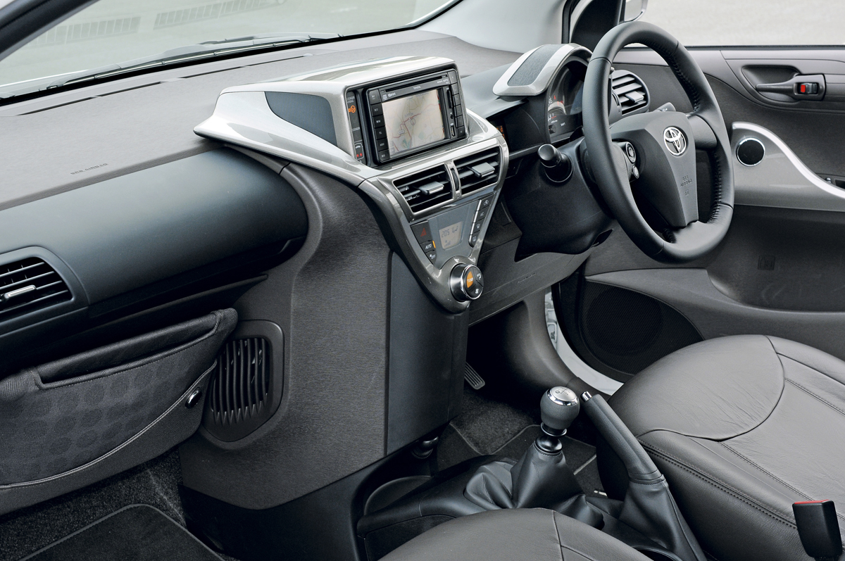 Toyota iQ