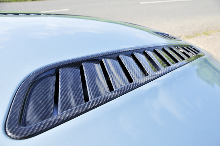 Aston Martin V12 Vantage