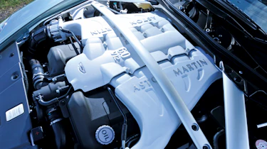 Aston Martin V12 Vantage