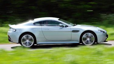 Aston Martin V12 Vantage