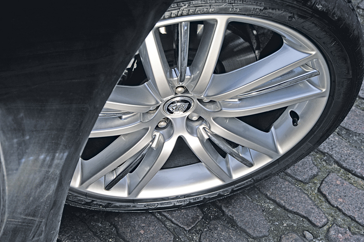 Jaguar XF