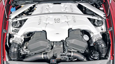 Aston Martin DBS Volante