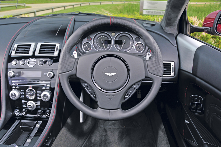 Aston Martin DBS Volante