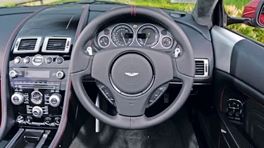 Aston Martin DBS Volante