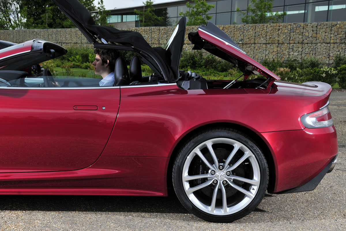 Aston DBS Volante