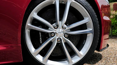 Aston DBS Volante