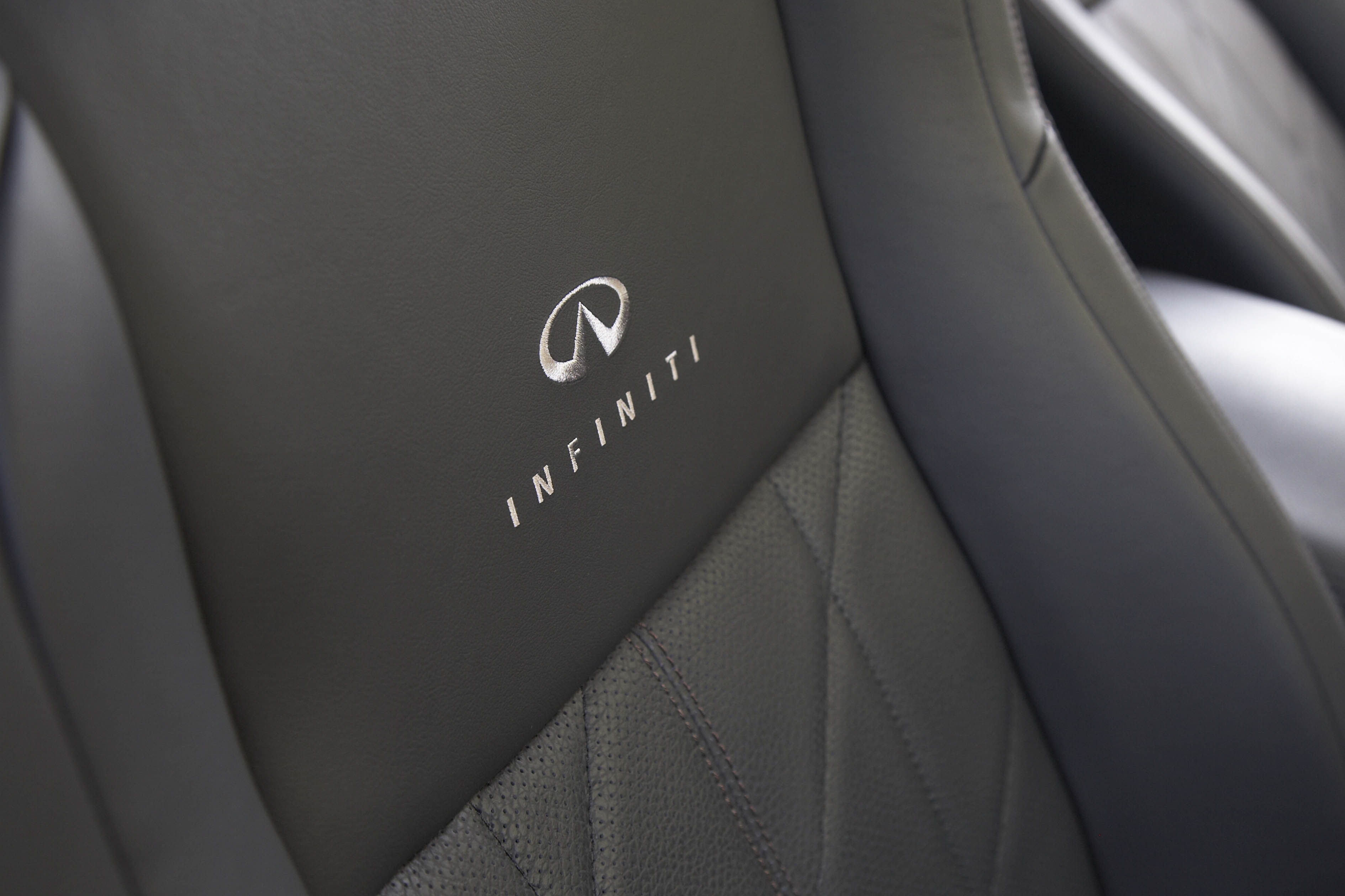 Infiniti FX50S