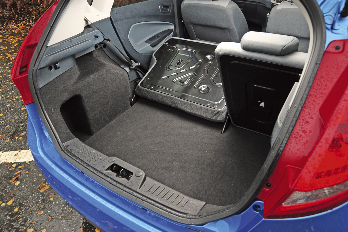 SEAT Ibiza Ecomotive Vs. Ford Firsta ECOnetic