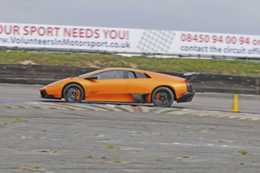 Thruxton racing