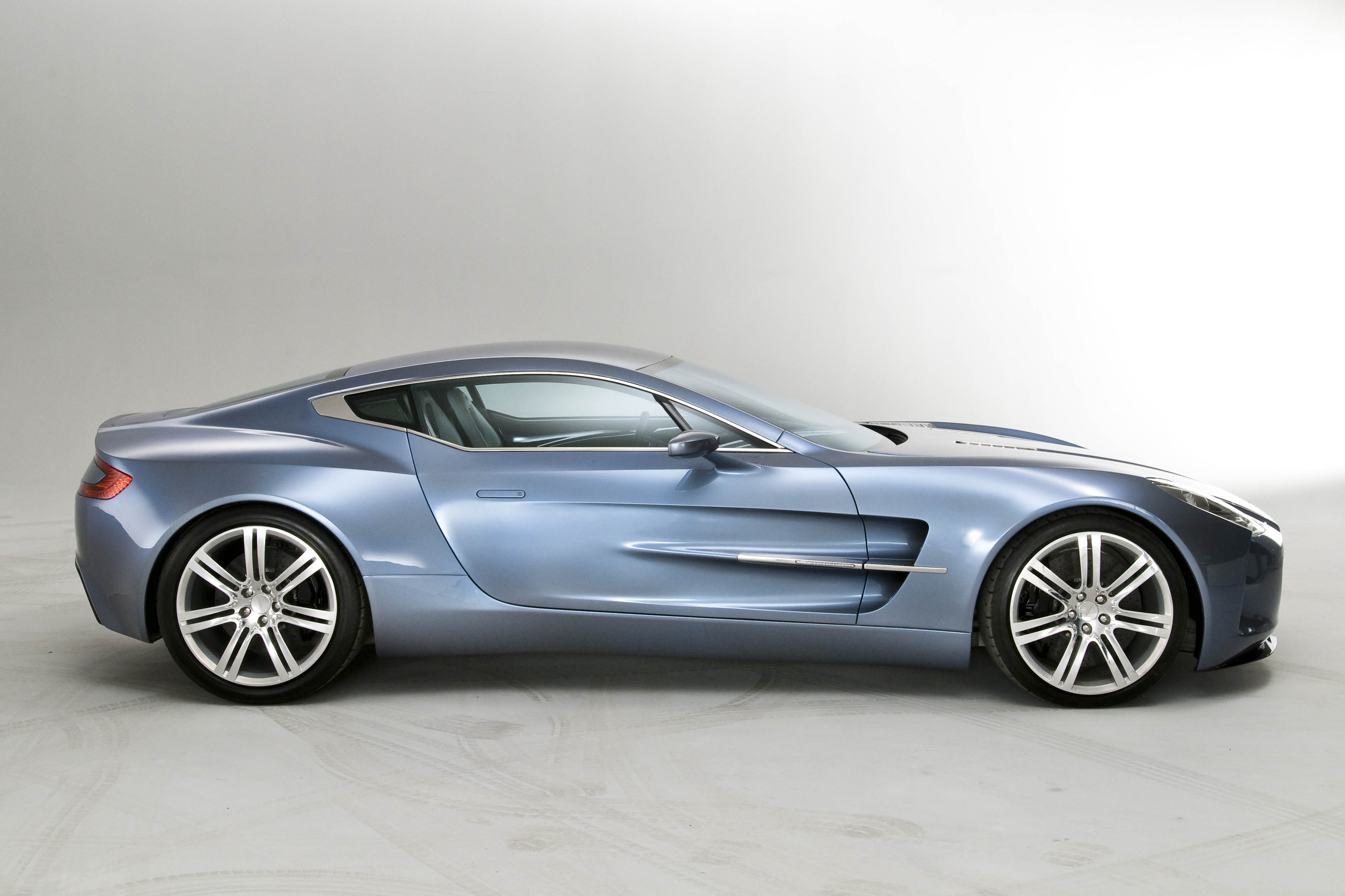 Aston martin One-77
