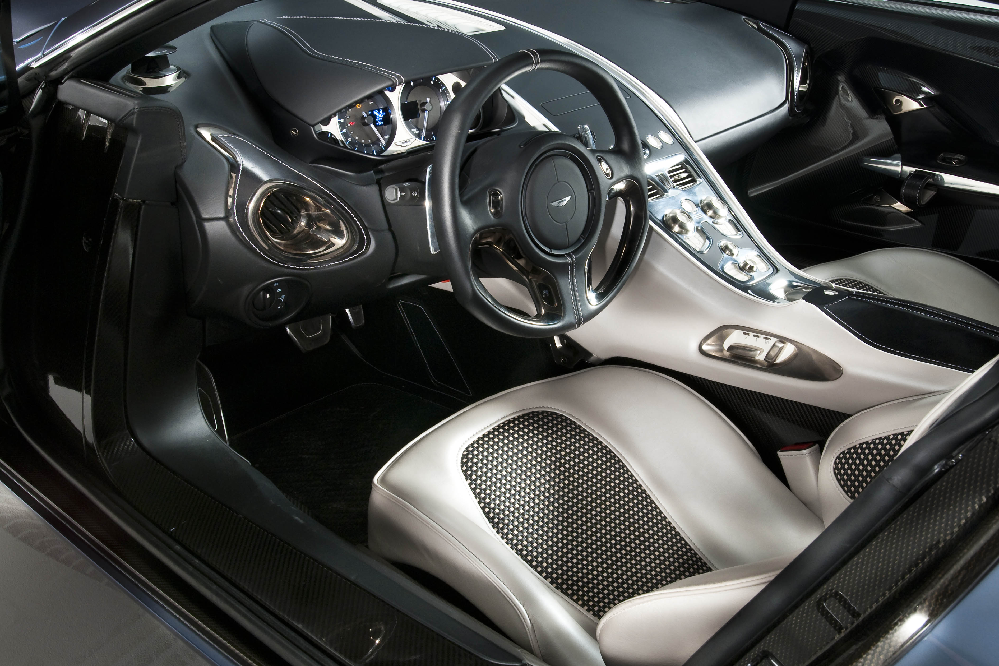 Aston martin One-77