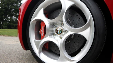 Alfa Romeo 2uettottanta
