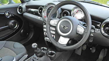 Audi A1 vs MINI Cooper
