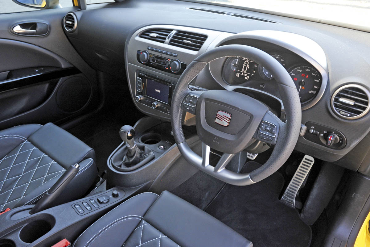 SEAT Leon Cupra R