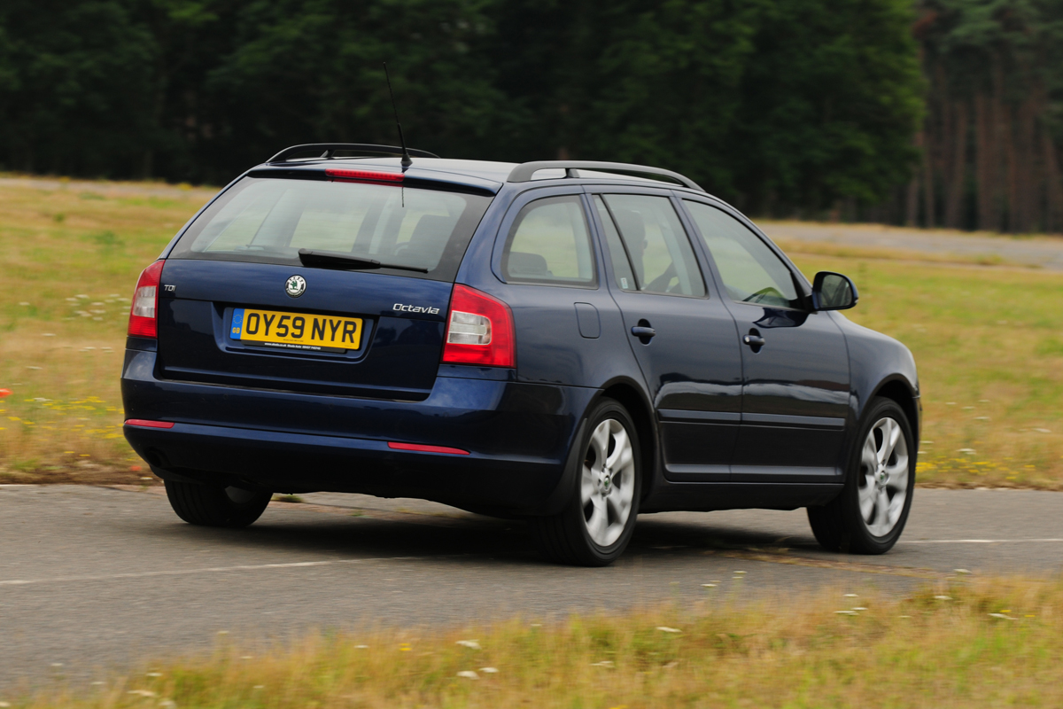 Skoda Octavia Estate rear side