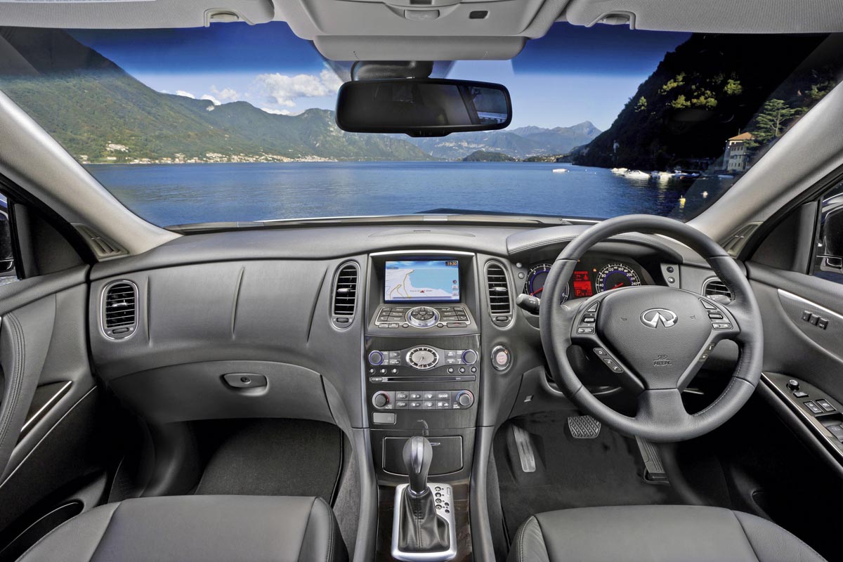 Infiniti EX30d interior