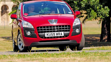 vPeugeot 3008
