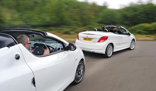 Renault Wind vs Peugeot 207CC