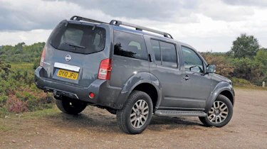 Nissan Pathfinder rear