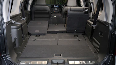 Nissan Pathfinder boot