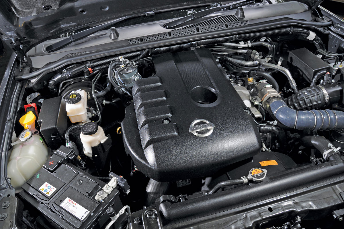 Nissan Pathfinder engine