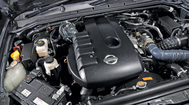 Nissan Pathfinder engine