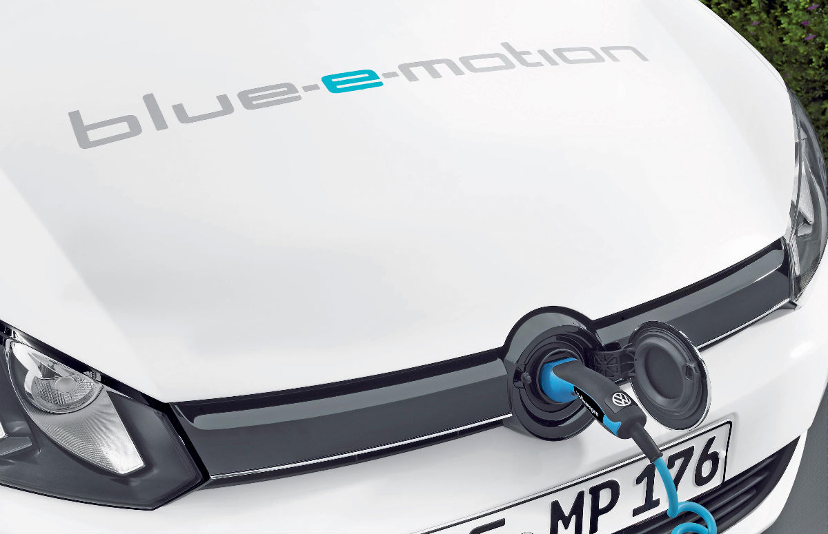 VW Golf Blue-e-motion charging