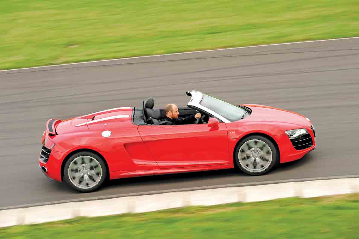 Audi R8 V10 Spyder pan