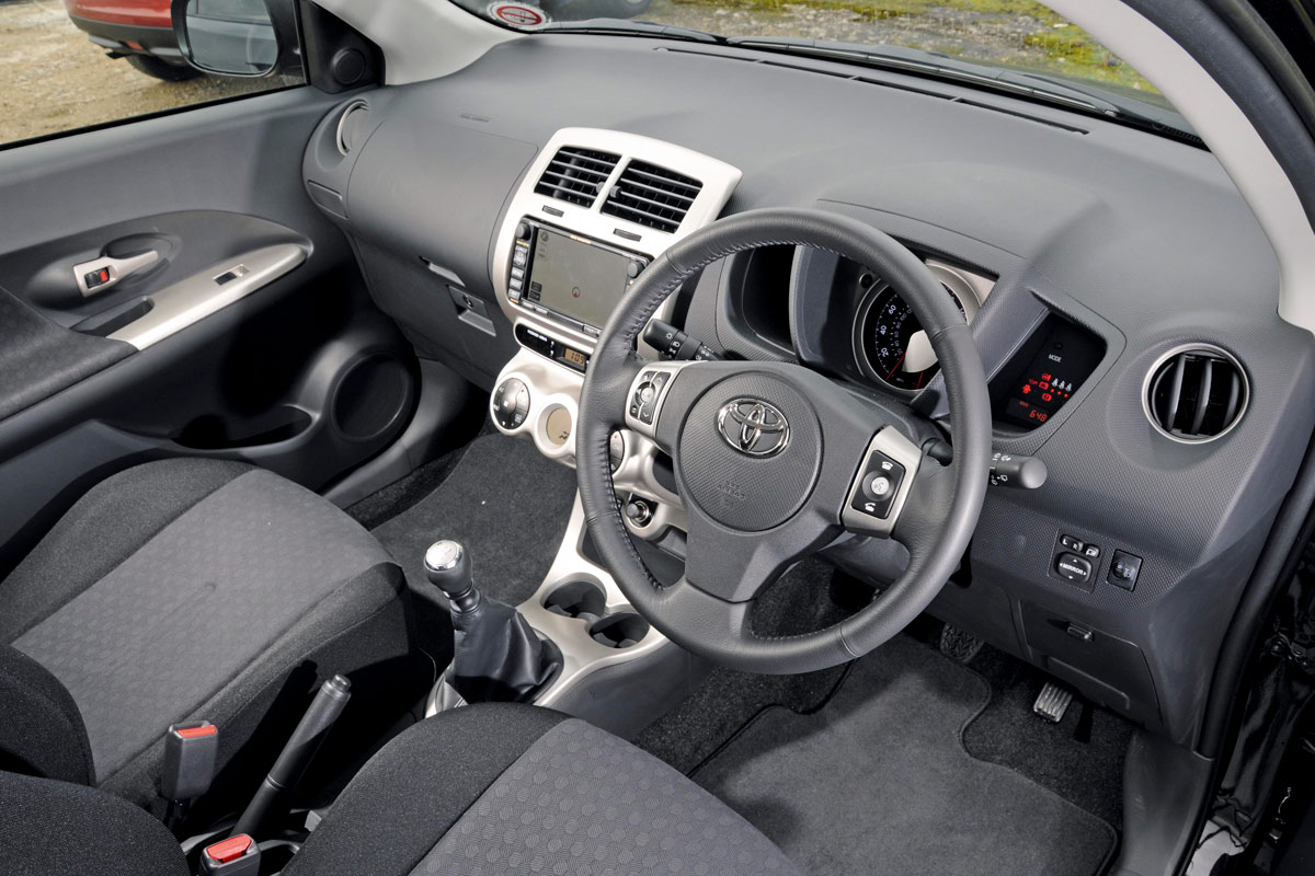 Toyota Urban Cruiser interior