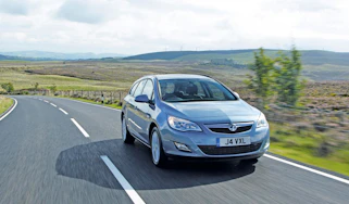 Astra Sports Tourer front