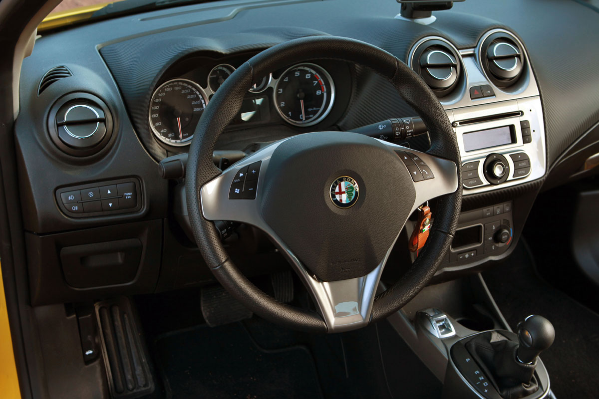 Alfa Romeo MiTo TCT interior