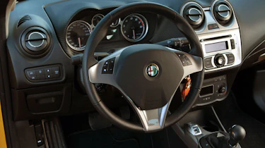 Alfa Romeo MiTo TCT interior