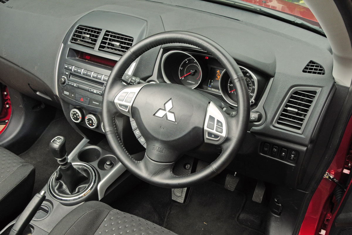 Mitsubishi ASX interior