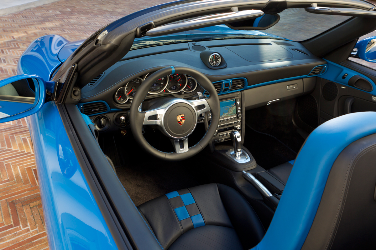 Porsche 911 Speedster interior